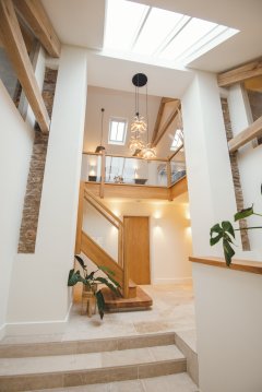 Solid Oak Staircase with Glass Balustrading 