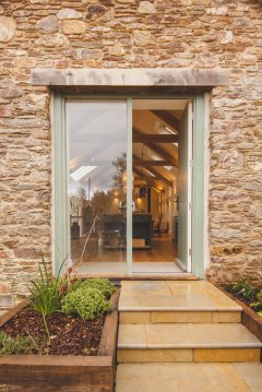 Accoya door and screen, supplied with a spray painted finish 