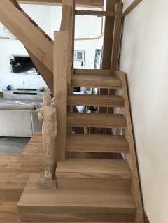 Solid Oak Staircase with 70 mm open treads